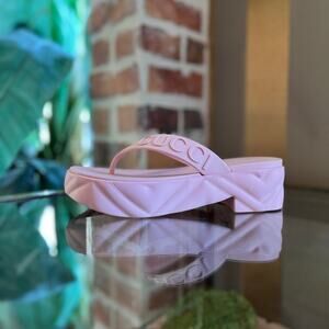 GUCCI Pink Rubber Platform Sandals SZ 35 (US 5)